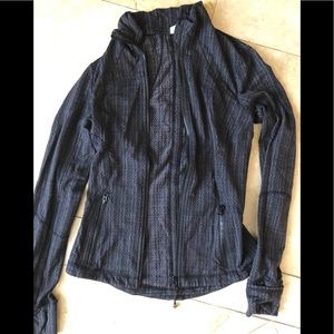 Lululemon jacket size 4
